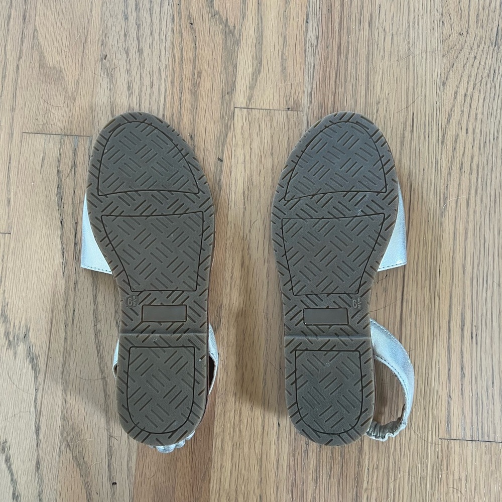 Sandals - Picture 2 of 2